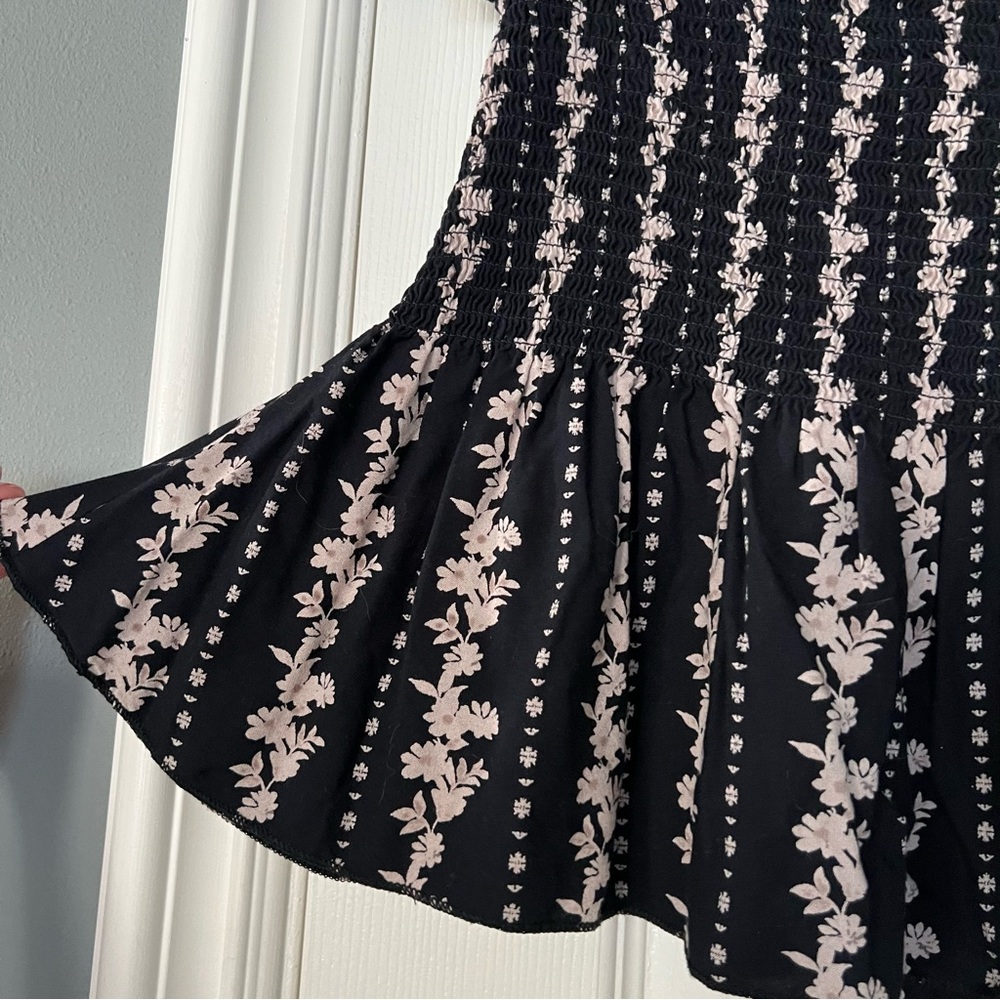 Smocked Off-Shoulder Floral Top - Picture 4 of 4